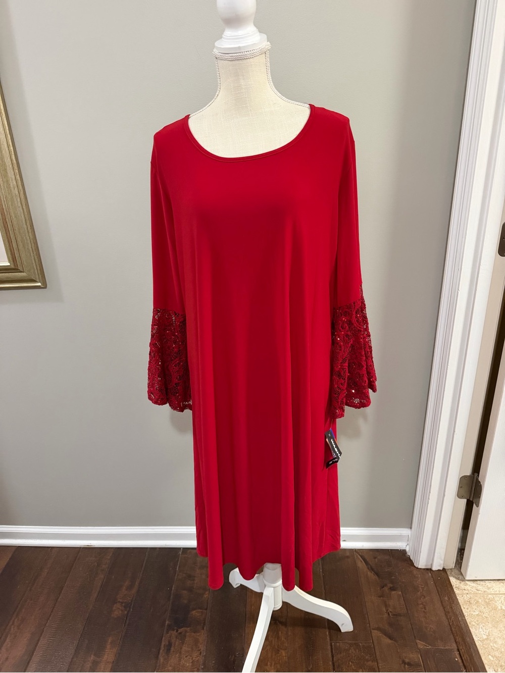 NWT R&M Richards Sequin Lace Bell Sleeve Shift Dress. Size 18W